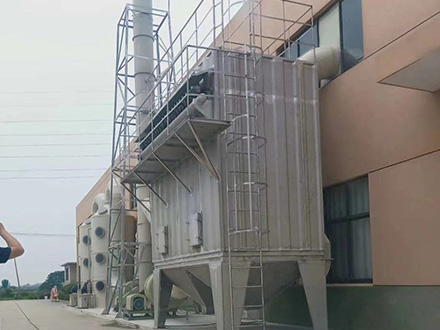 華新客戶某調(diào)味品廠粉塵廢氣處理施工現(xiàn)場